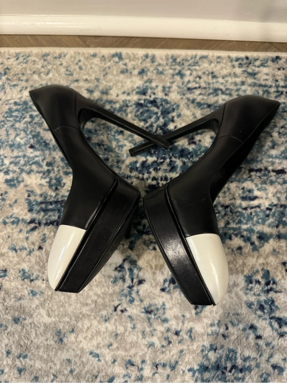 Saint Laurent Black Leather White Cap Toe Janis 105 Platform Pumps - Picture 6 of 9